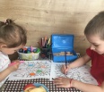 Už štvrtý týždeň nie je nič také, aké bolo predtým. Vo všetkých oblastiach sa život obrátil naruby a každý z nás sa snaží prispôsobiť doteraz nepoznanému životnému ryt…