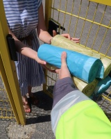 Distribúcia žltých a modrých vriec pre rodinné domy v roku 2022 začína v septembri
