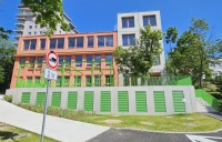 Architekti dali škole nový šat. Minimalistický a moderný 