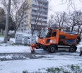 Jeseň nám dopriala dostatok slnečných a pomerne teplých dní, ale nepotrvá dlho a zima sa prihlási o svoje slovo. V Operačnom pláne zimnej údržby je všetko naplánované …