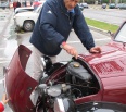 Historické automobily a motocykle stáli v tú septembrovú sobotu na parkovisku pred naším miestnym úradom ako vojaci, či skôr ako vyumývaní vyslúžilci, každé úplne iné.…