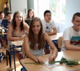 Viac ako dve stovky žiakov siedmych ročníkov základných škôl v bratislavskom Novom Meste absolvujú túto zimu lyžiarsky výcvik na Orave. Práve dnes odcestovali na pobyt…