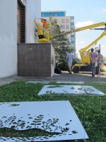 Budovu miestneho úradu vyzdobili čistiace grafiti
